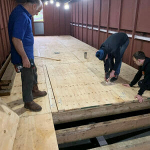 Barge paint - narrowboat painted in red oxide Anticorrosive High Build Phosphate Quick Dry Primer